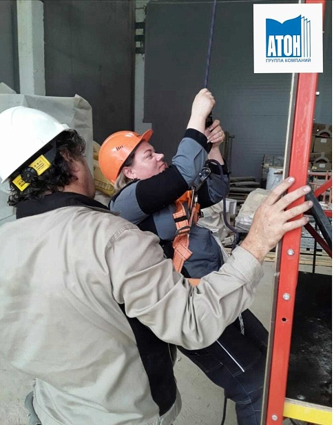 г. Сочи. ГК "АТОН-ЮГ" используют при обучении сертифицированный верхолазный полигон "АЛЬПИНИСТ"  г. Сочи. ГК "АТОН-ЮГ" используют при обучении сертифицированный верхолазный полигон "АЛЬПИНИСТ"